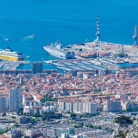 L'eautel Centre Port 4*