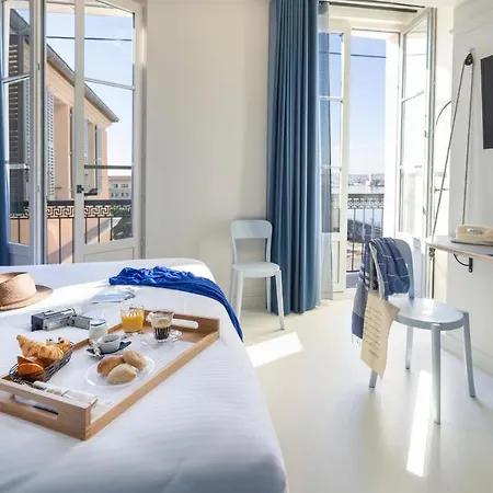 Hotel L'eautel Centre Port 4*